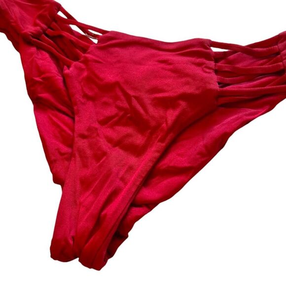 Beach Bunny Scrunch Butt Bikini Bottom - Picture 2 of 6